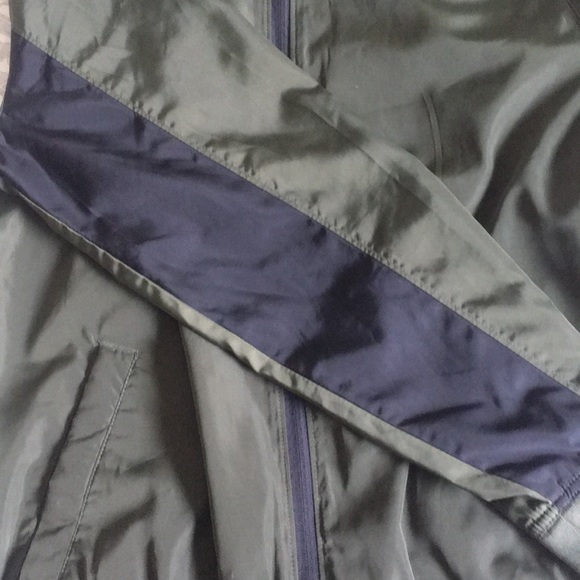 Hollister Windbreaker - Picture 4 of 4